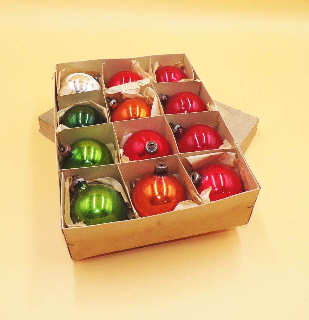Schachtel Weihnachtskugeln Rot Grün Orange Silber 12 Stück DDR Lauscha