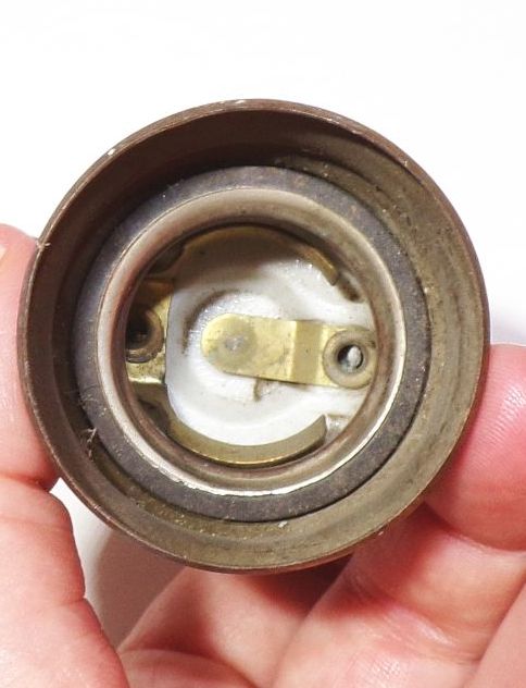 Alte Lampenfassung Messing Porzellan E27 Lampensockel Lampenersatzteil