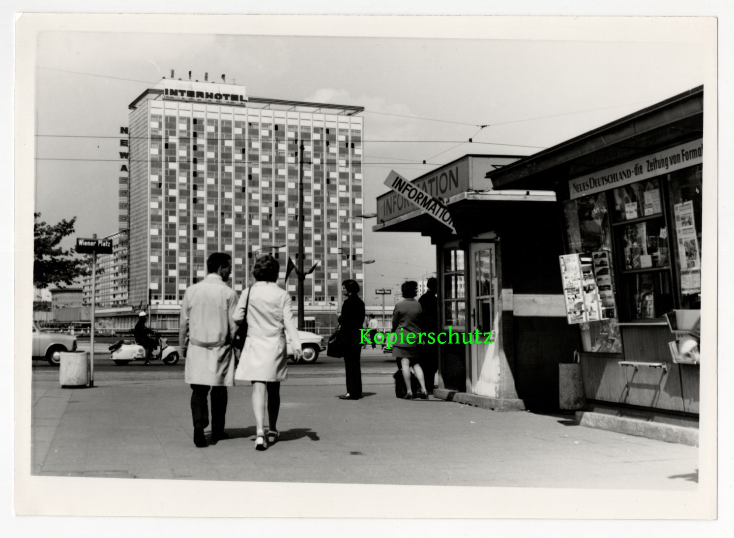 Foto Dresden Kiosk Interhotel DDR Straßenszene Vintage