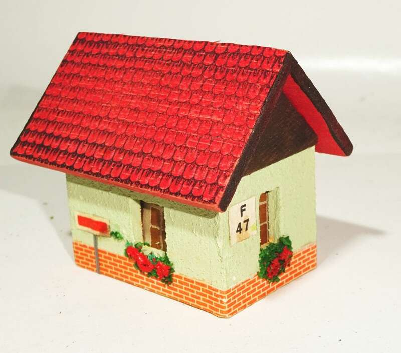 OWO Modellhaus Wohnhaus mit Terasse Blumenbeete TT H0 DDR