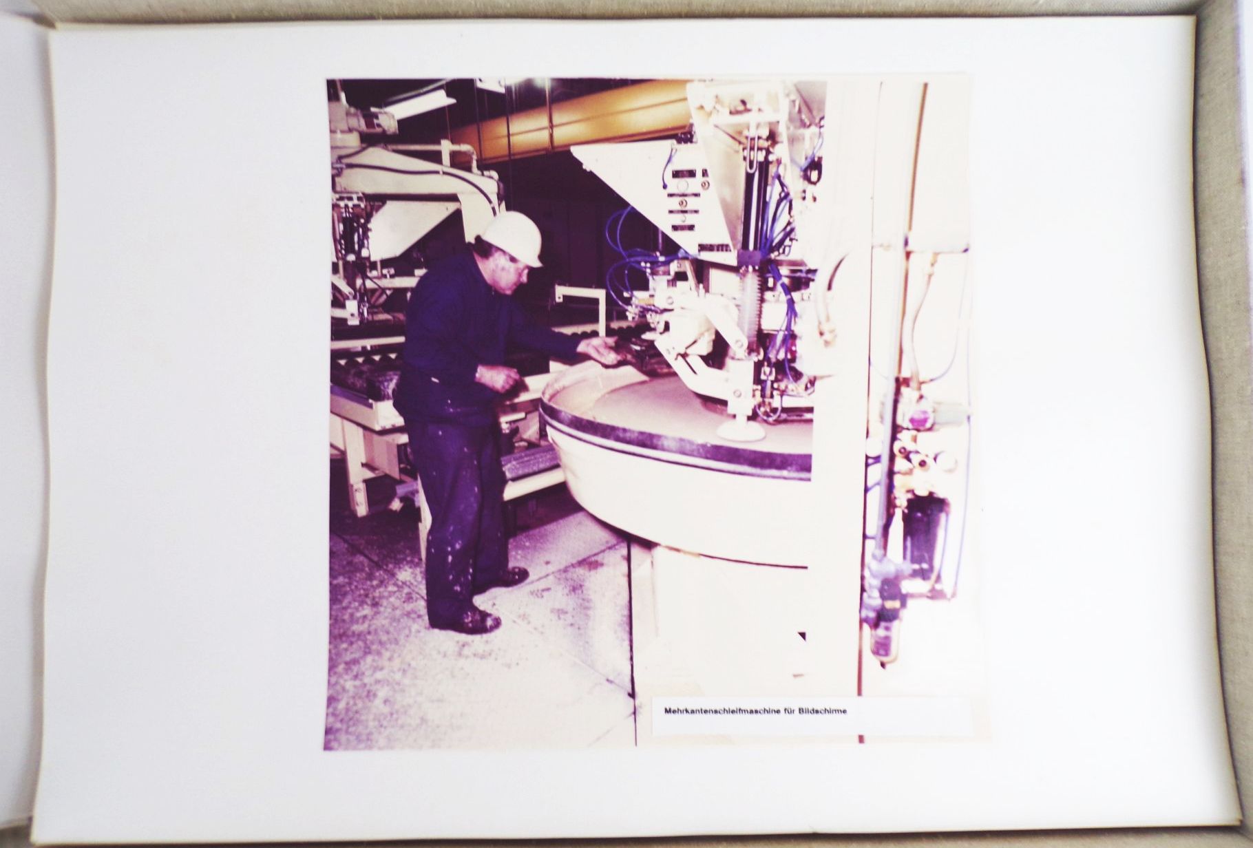 Fernsehkolbenwerk Friedrichshain Tschernitz 1979 DDR Mappe Fernsehkolbenwerk Friedrichshain Tschernitz 1979 DDR Mappe