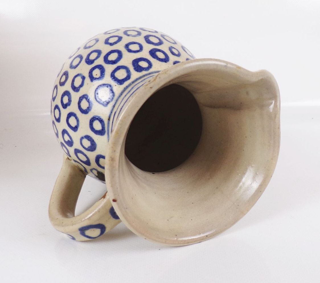 Alter Ton Krug blau weiß bäuerliche Deko Alter Ton Krug blau weiß bäuerliche Deko