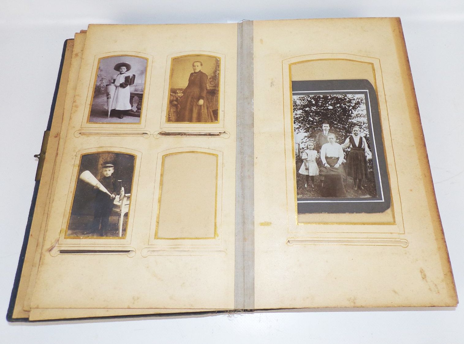 Altes Fotoalbum CDV Fotos um 1900 Altes Fotoalbum CDV Fotos um 1900