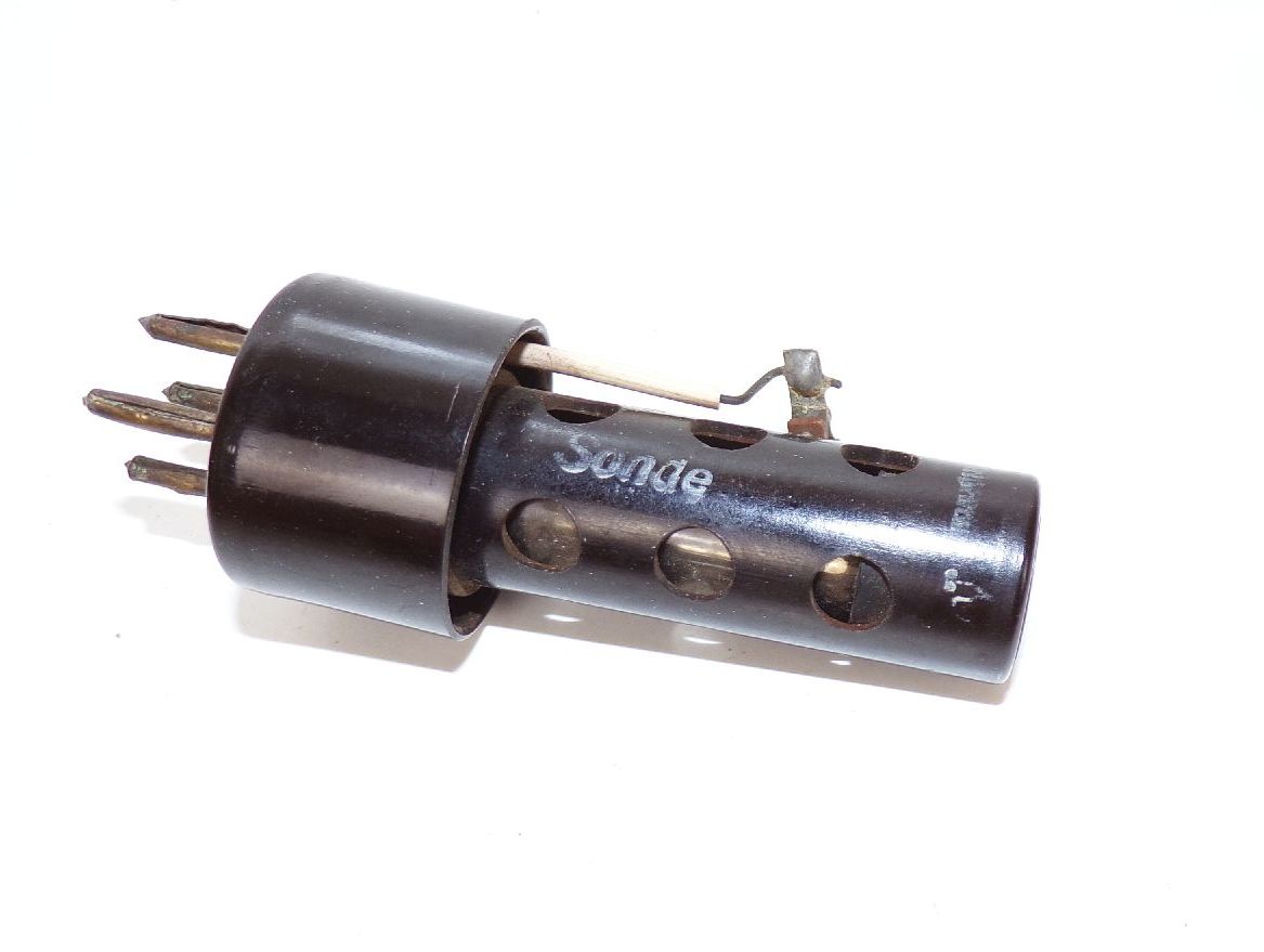 Röhre RL 2 T2 der Wehrmacht Bakelit Konvolut tubes