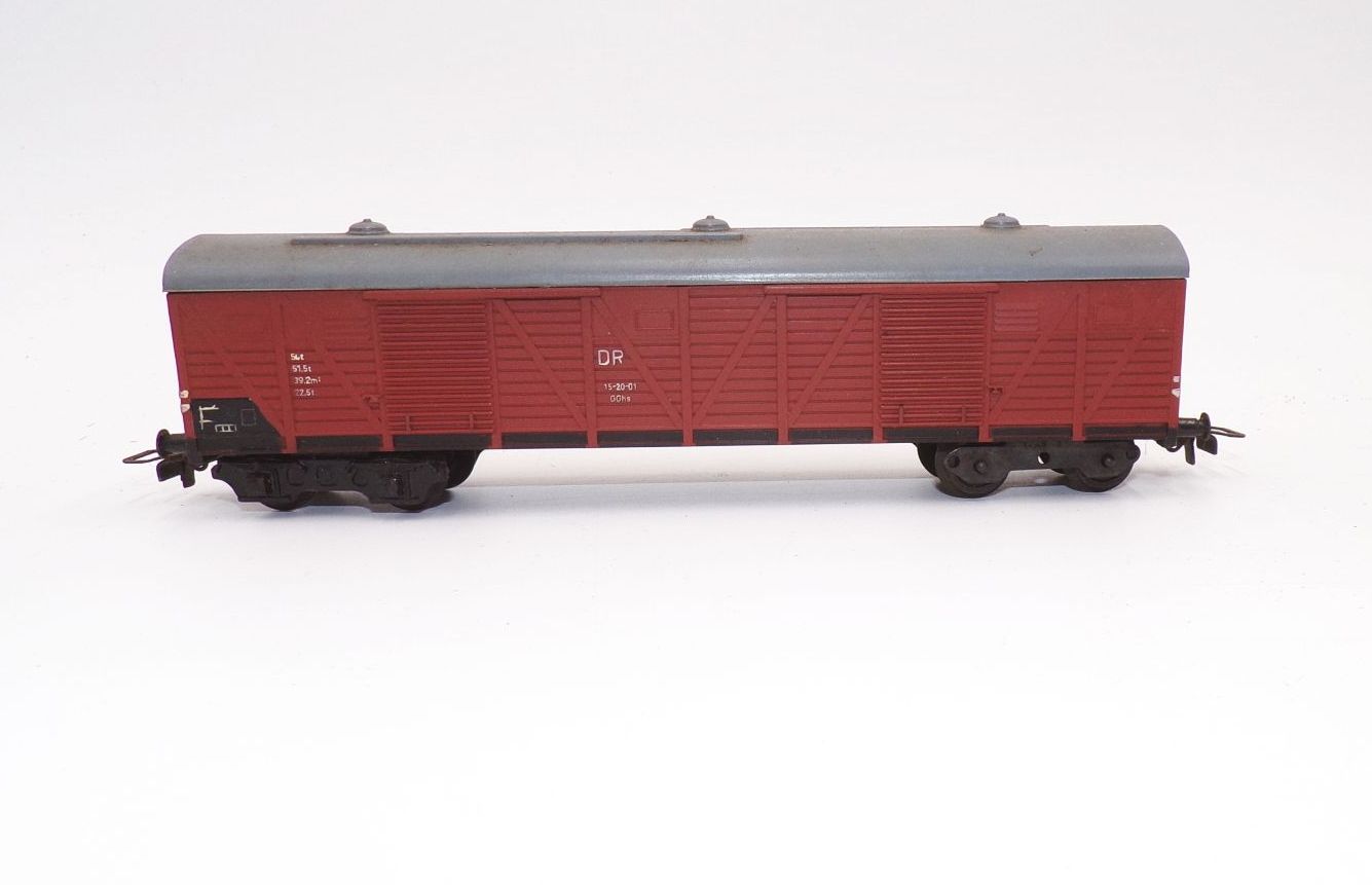 Piko Güterwagen gedeckt DR braun Spur H0 4achser