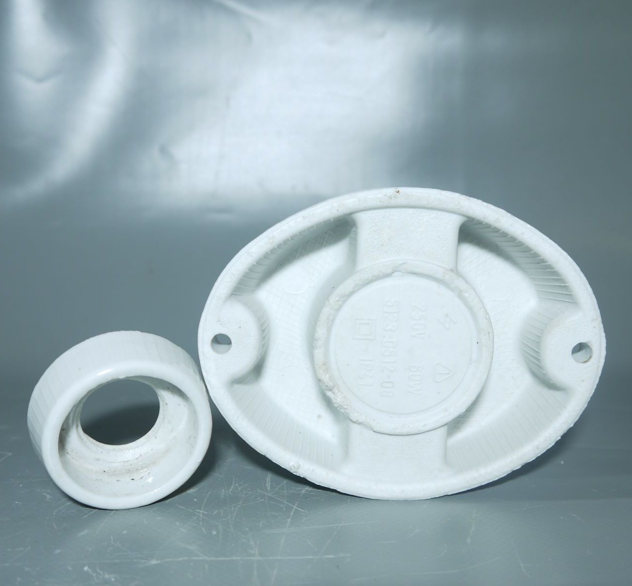 Old Kugelleuchte IP41 Glas Kellerlampe Weiss E27 Glaskugel