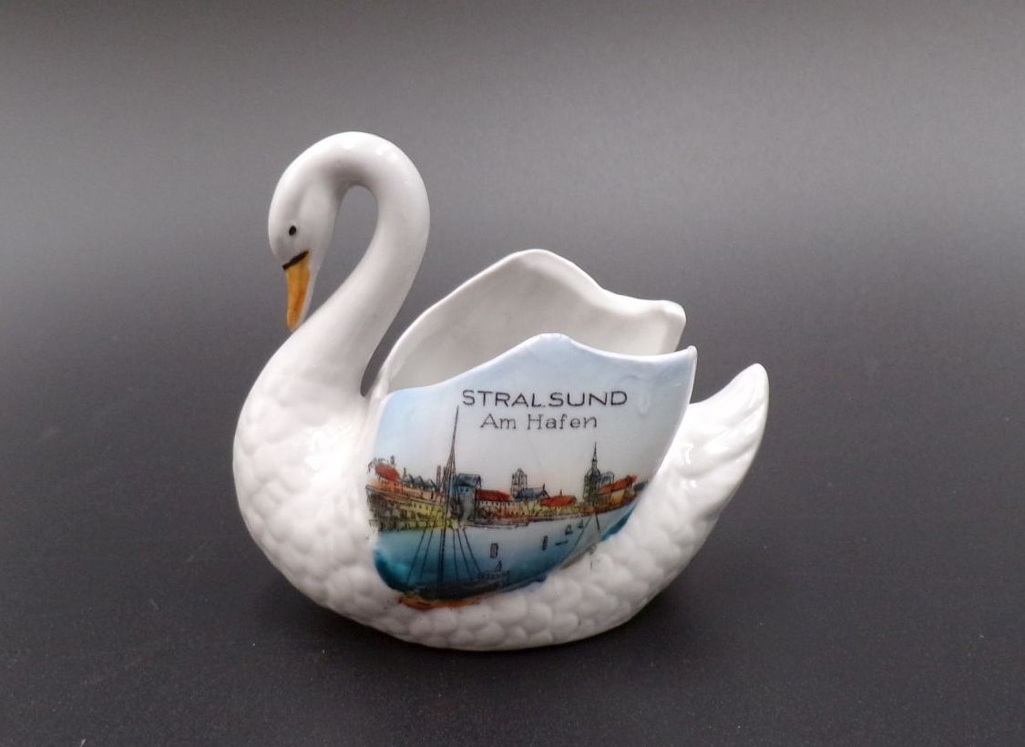 Alter Porzellanfigur Schwan Andenken an Stralsund Am Hafen 