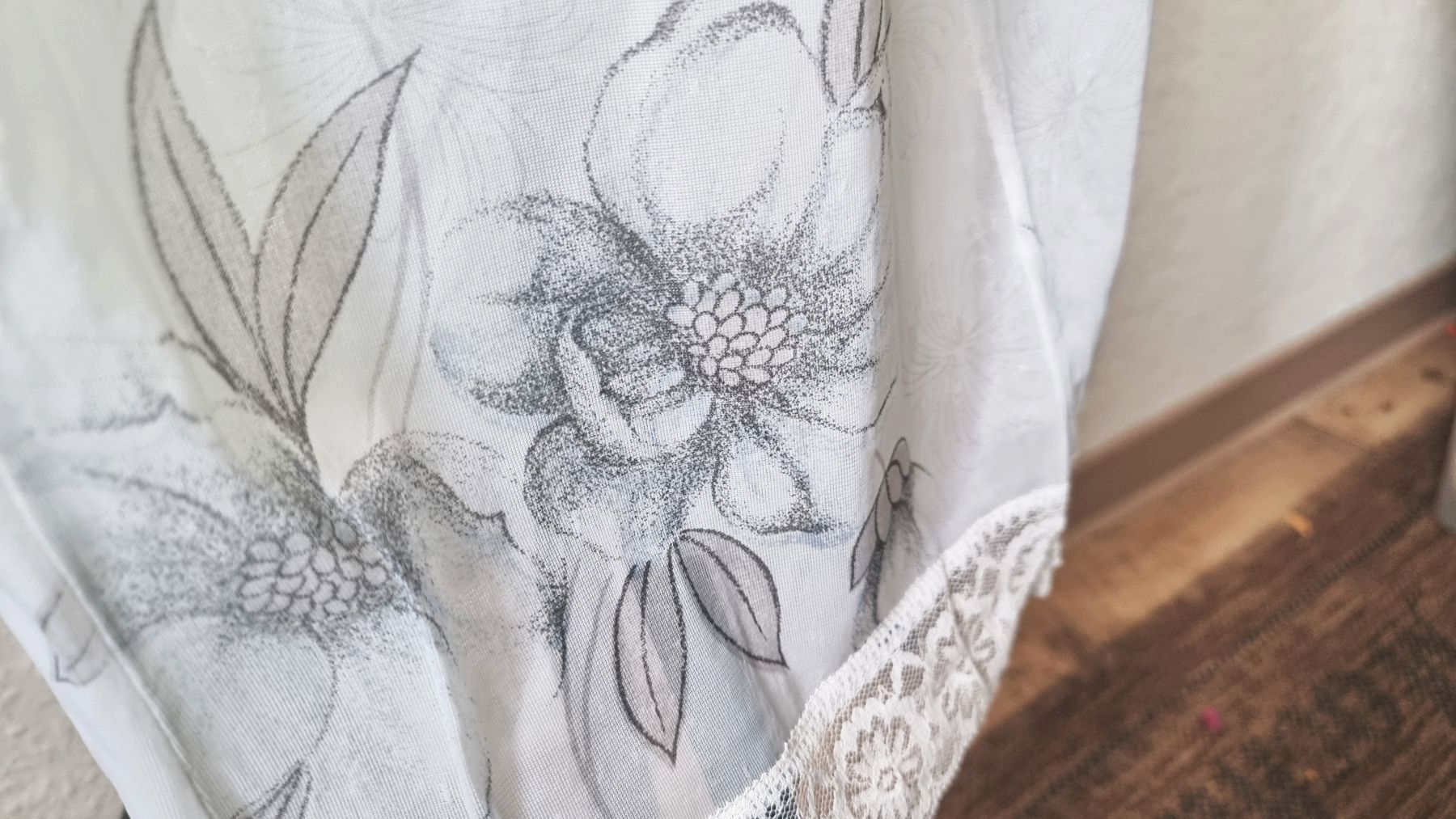 Negligee hellblau mit Blumenmuster Vintage Nachthemd Retro mit Spitze Negligee hellblau mit Blumenmuster Vintage Nachthemd Retro mit Spitze