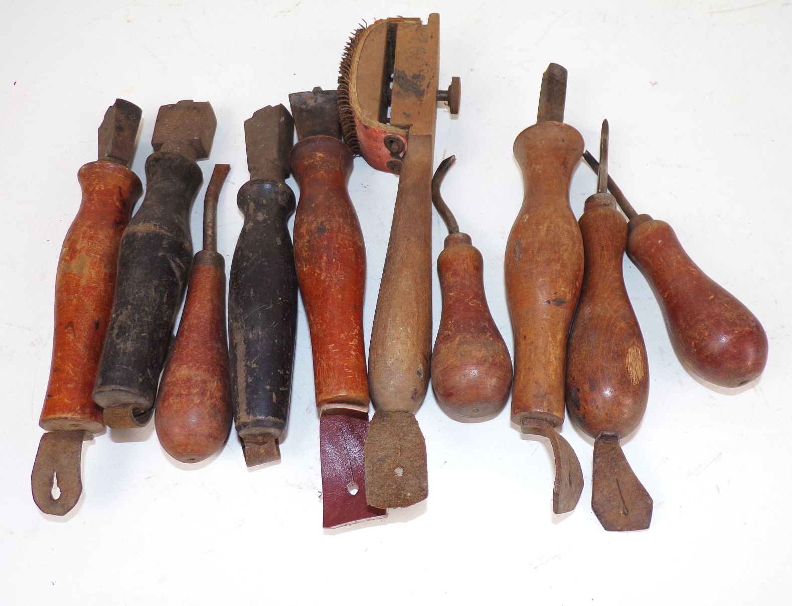 Sattler Konvolut Handwerkzeuge zur Lederbearbeitung Schuster Werkzeug