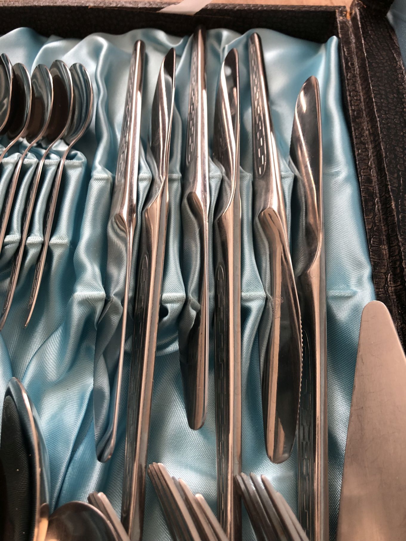 DDR Besteck 27 teilig ABS Rostfrei Löffel Messer Gabel Besteckkoffer