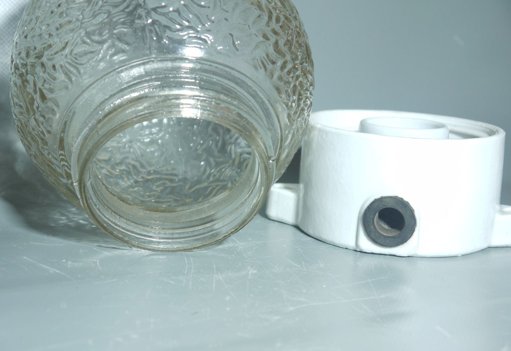 Alte Deckenlampe DDR Dekor Ausführung Kellerlampe Glas Kellerlampe