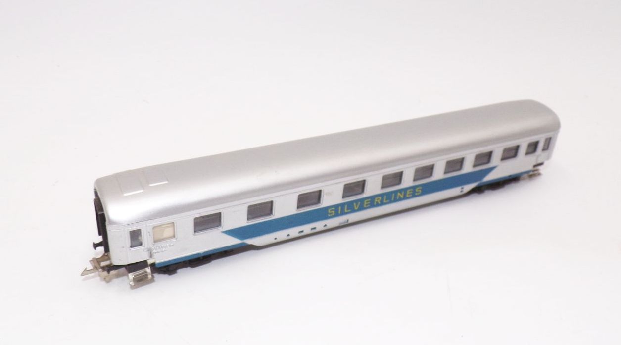 Zeuke TT Diesellok Silverlines 205 Lok und 3 Wagen Zeuke TT Diesellok Silverlines 205 Lok und 3 Wagen