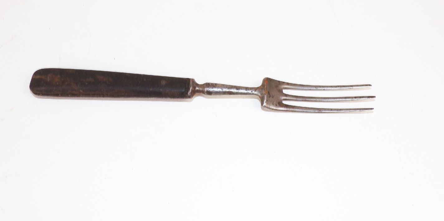 Konvolut altes Besteck Holzgriffe Gabeln Mittelalter Räuber 17 Besteckteile