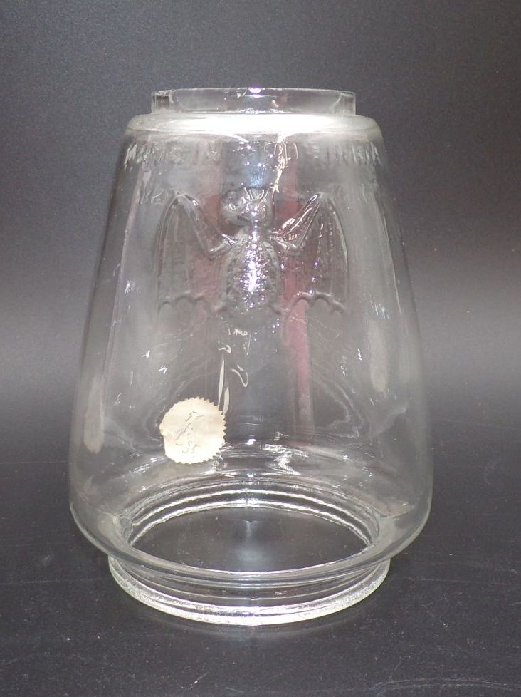 Altes Bat Lampenglas Fledermaus Made in Thuringia Ersatzglas für Petroleumlampe Altes Bat Lampenglas Fledermaus Made in Thuringia Ersatzglas für Petroleumlampe