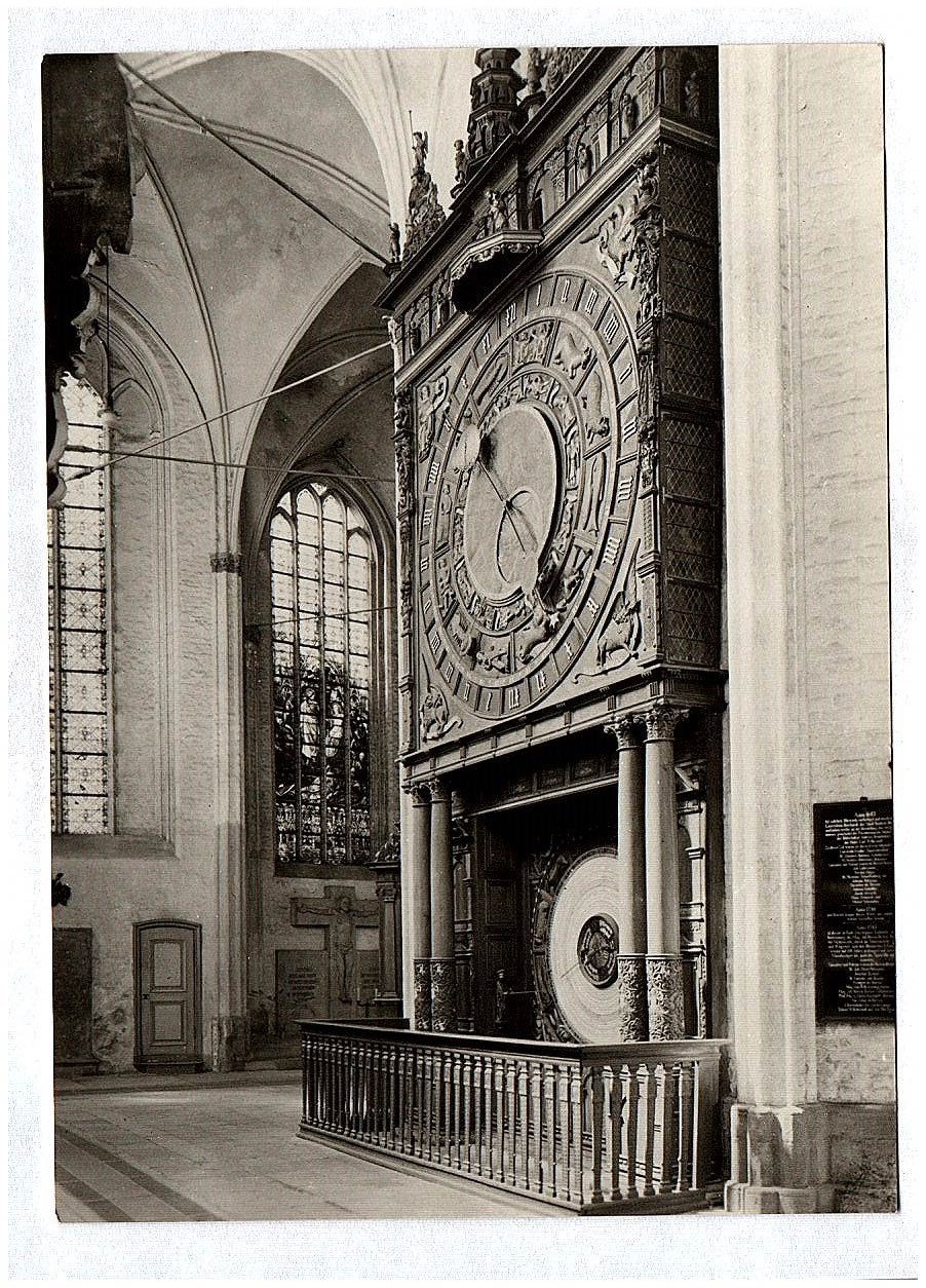 Ak Foto Rostock Kirche St Marien Astronomische Uhr Echtfoto DDR Ak Foto Rostock Kirche St Marien Astronomische Uhr Echtfoto DDR