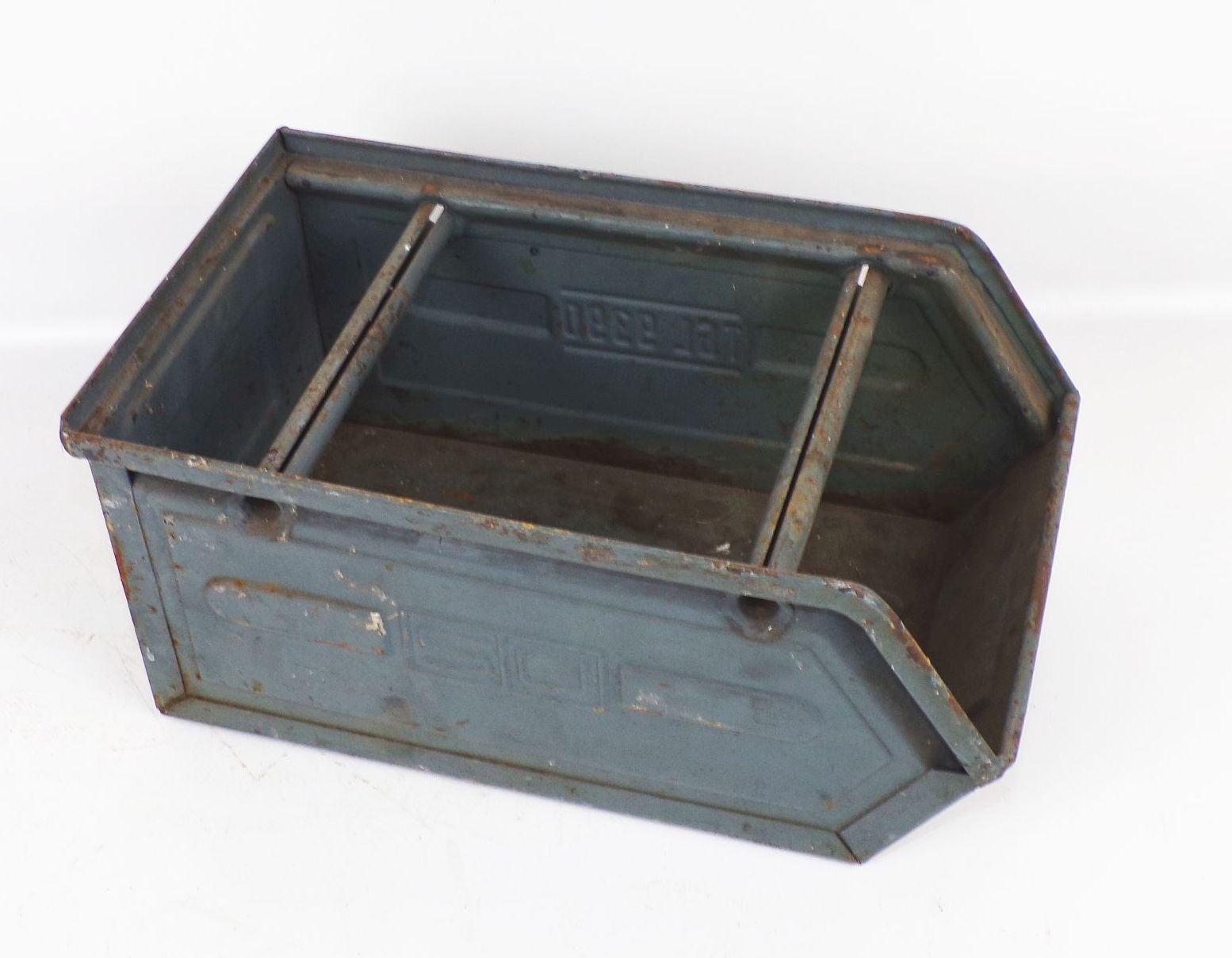 Alte Stapelbox Werkzeugkiste Aufbewahrung stapelbar Metallkiste 