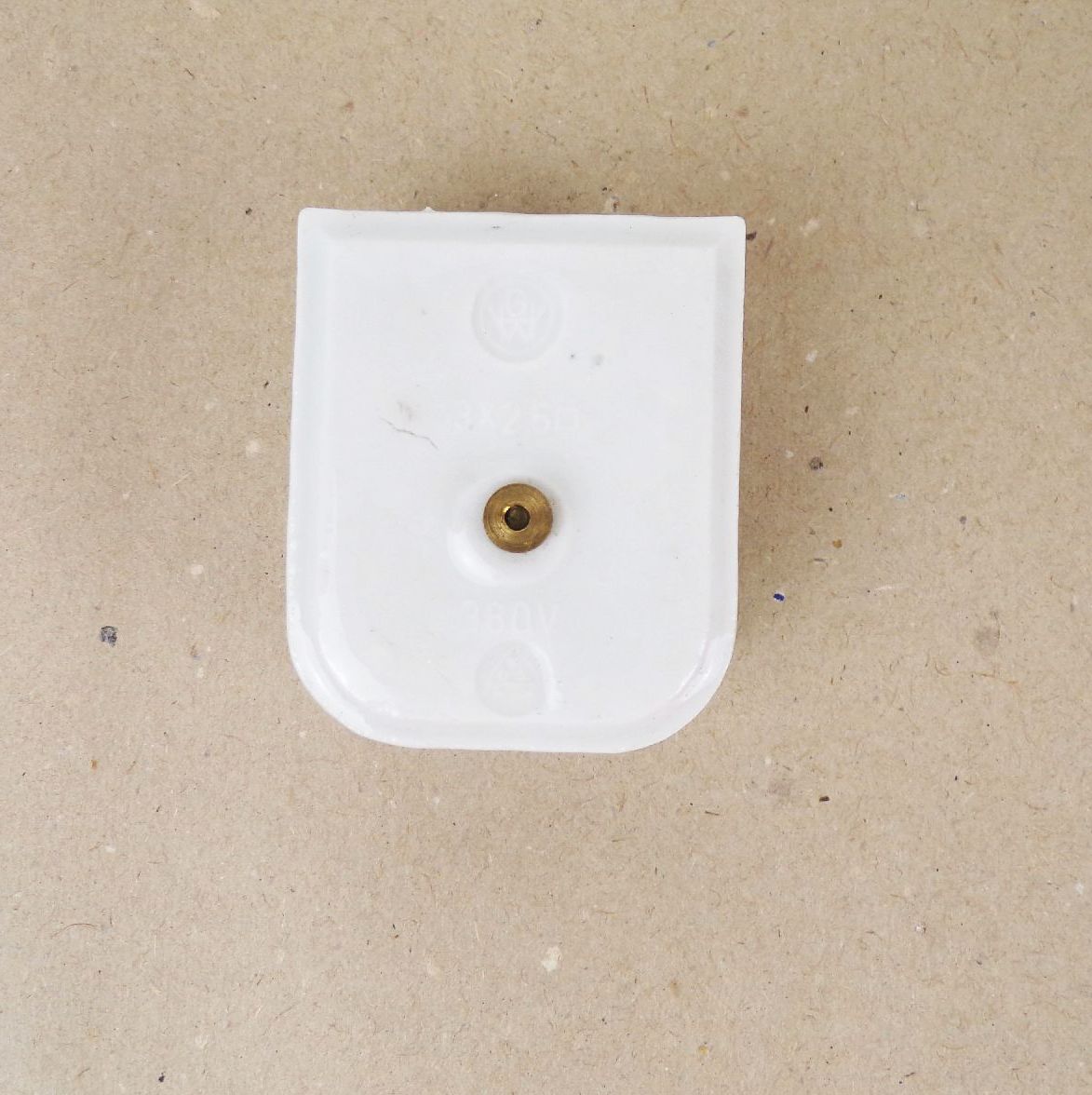 Alte Verteilerdose aus Porzellan Aufputz Abzweigdose