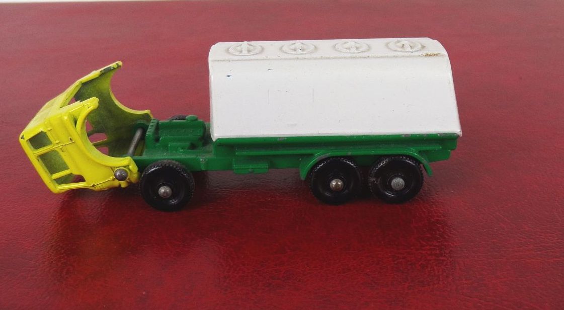 Lesney Petrol Tanker No 25 Matchbox Series Lesney Petrol Tanker No 25 Matchbox Series