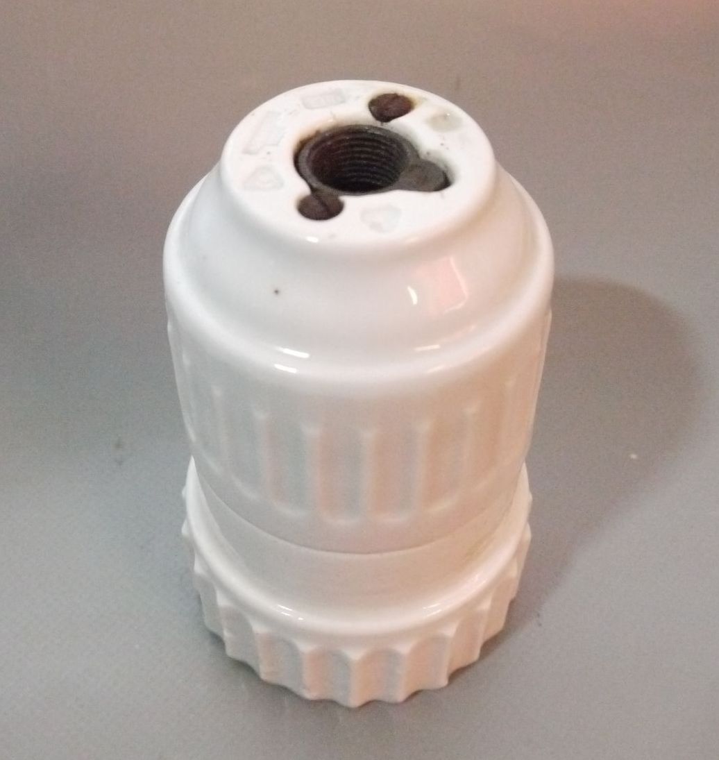 Altes Ersatzteil für E40 Lampenfassung Porzellan weiß 