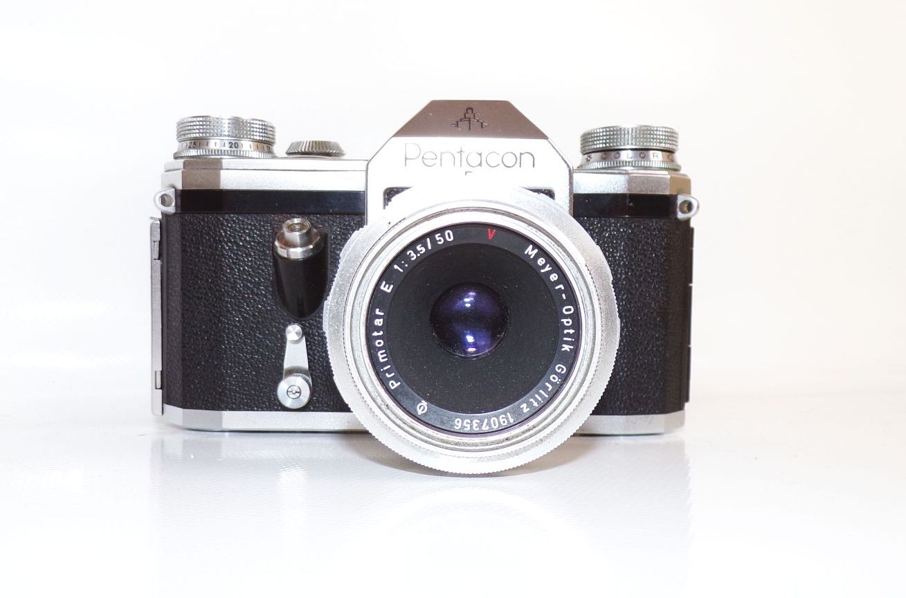 Zeiss Ikon Pentacon F mit Meyer Objektiv Primotar mit Tasche Zeiss Ikon Pentacon F mit Meyer Objektiv Primotar mit Tasche