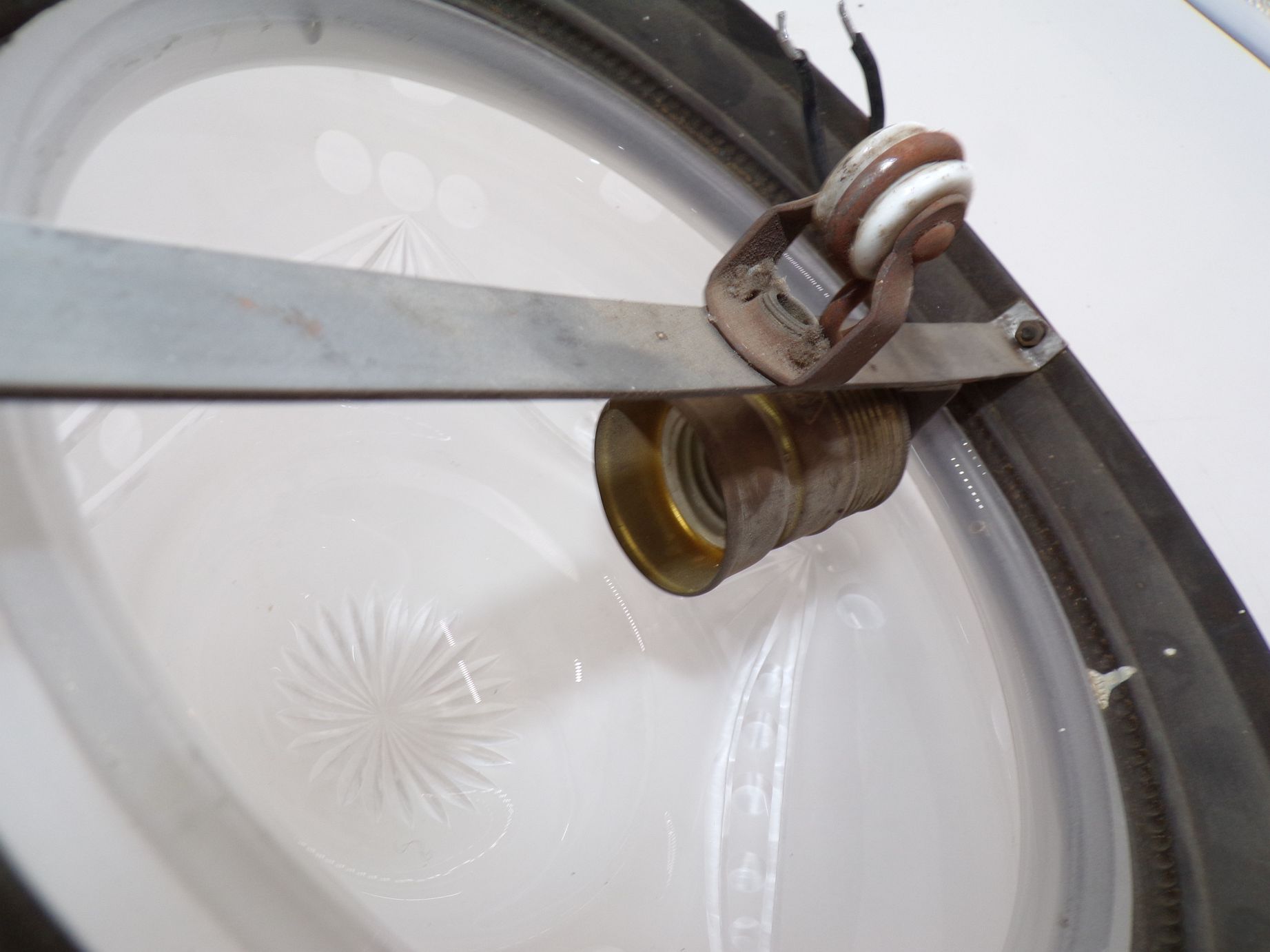 Alte Deckenleuchte geschliffenes Glas E27 um 1900 Antike Lampe Alte Deckenleuchte geschliffenes Glas E27 um 1900 Antike Lampe
