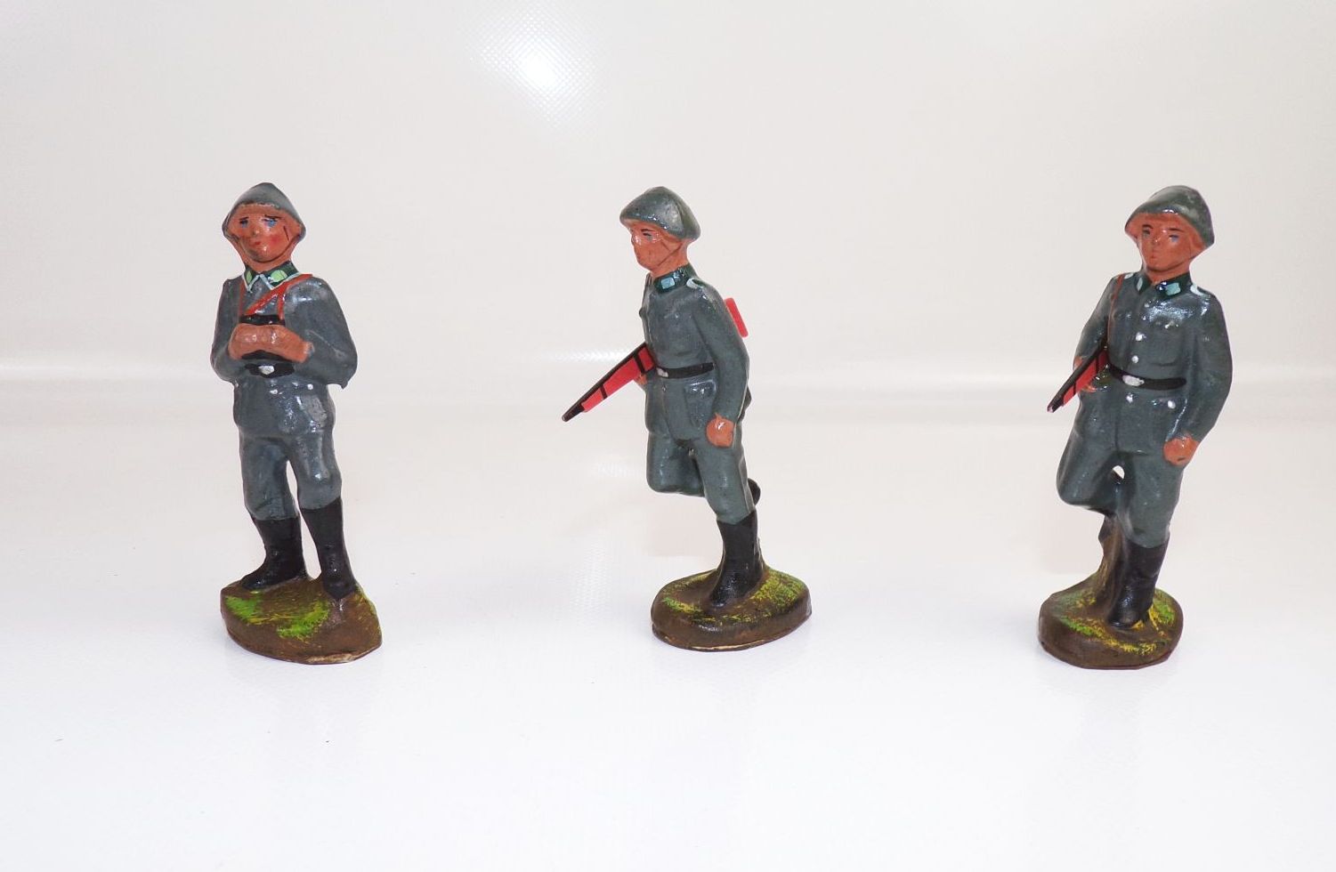 Effelder Soldaten Masse wohl mit Originalkarton DDR Effelder Soldaten Masse wohl mit Originalkarton DDR