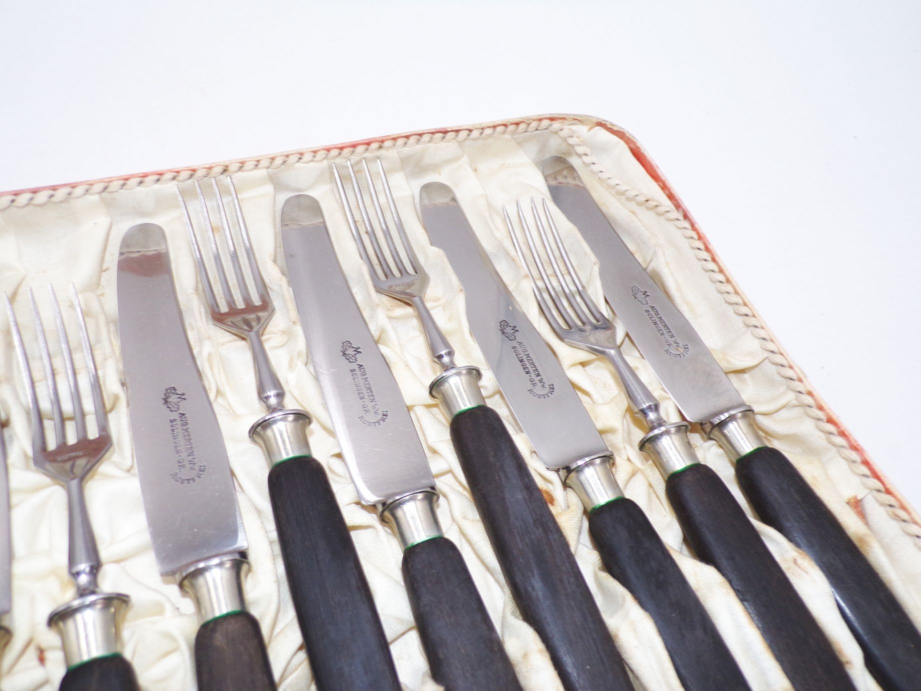 Altes Besteck 12 Teile Merten Solingen Eichenlaub Ebenholz Gabel Messer Antik Altes Besteck 12 Teile Merten Solingen Eichenlaub Ebenholz Gabel Messer Antik