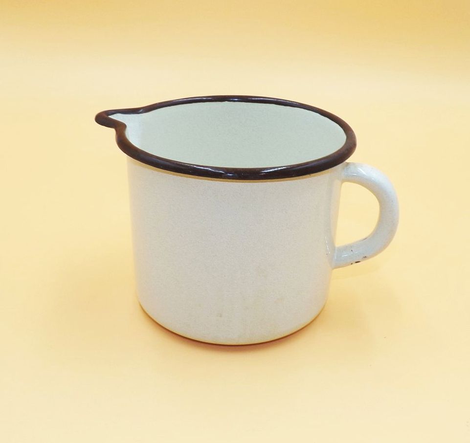 Alter Emaille Schnabeltopf beige Topf Pflanzgefäß Gartendeko 