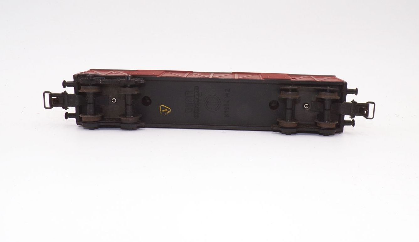 Piko Güterwagen gedeckt DR braun Spur H0 4achser