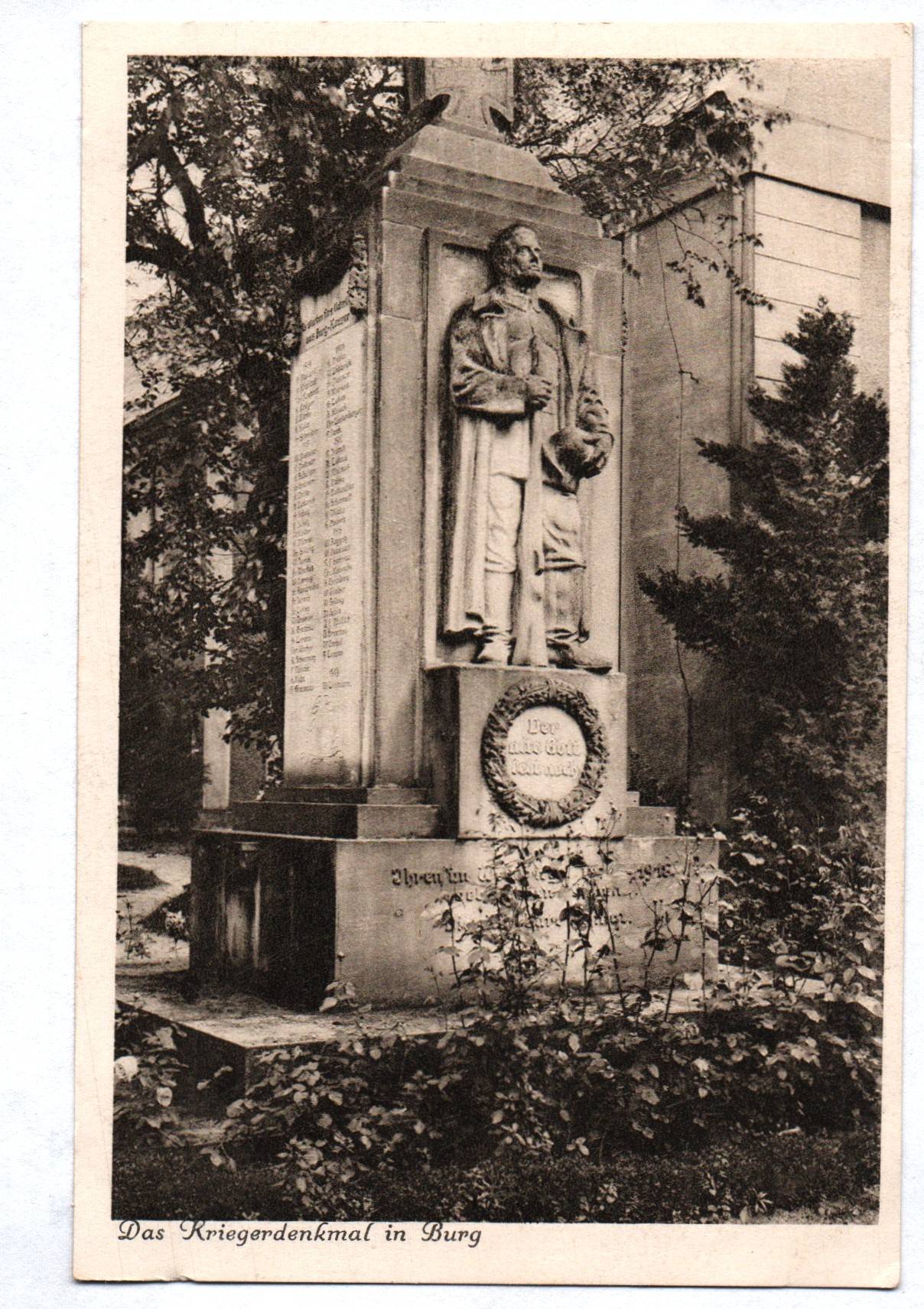 Ak Kriegerdenkmal in Burg Spreewald Bertha Zillessen NR10012