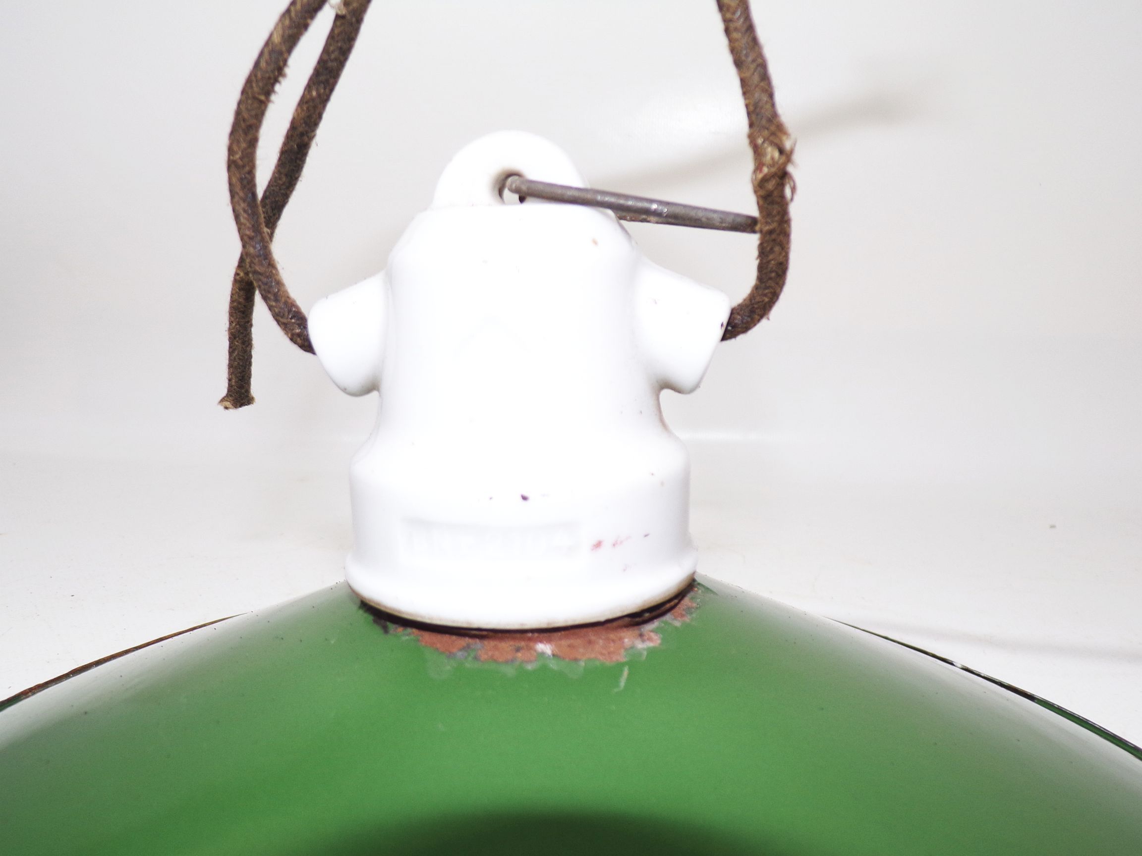 Alte Emaille Lampe Leuchte E27 Grün Weiss Porzellanfassung Werkstattlampe