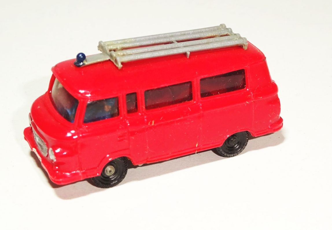 Espewe Barkas Kleinlöschfahrzeug Pylonen OVP H0 DDR Modellauto