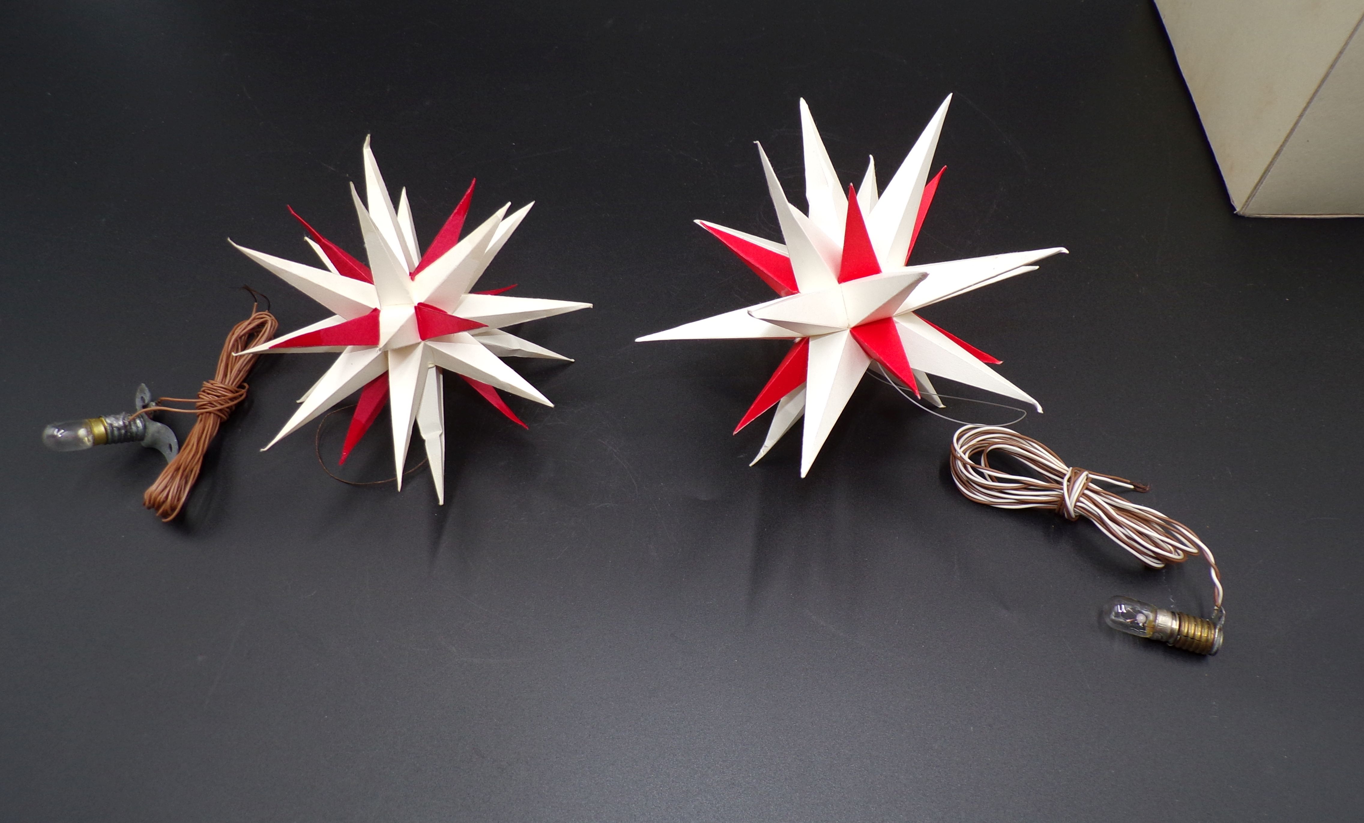 Herrnhuter Stern aus Papier DDR Weiß Rot D 13 cm 2 Stück Herrnhuter Stern aus Papier DDR Weiß Rot D 13 cm 2 Stück