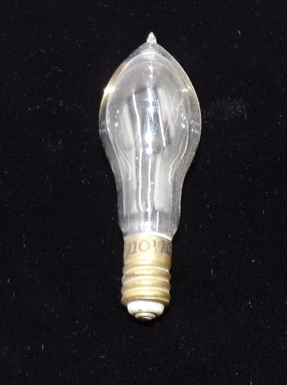 Alte Glühbirne Glühlampe Kohlefaden Wedel mit Spitze 110 Volt