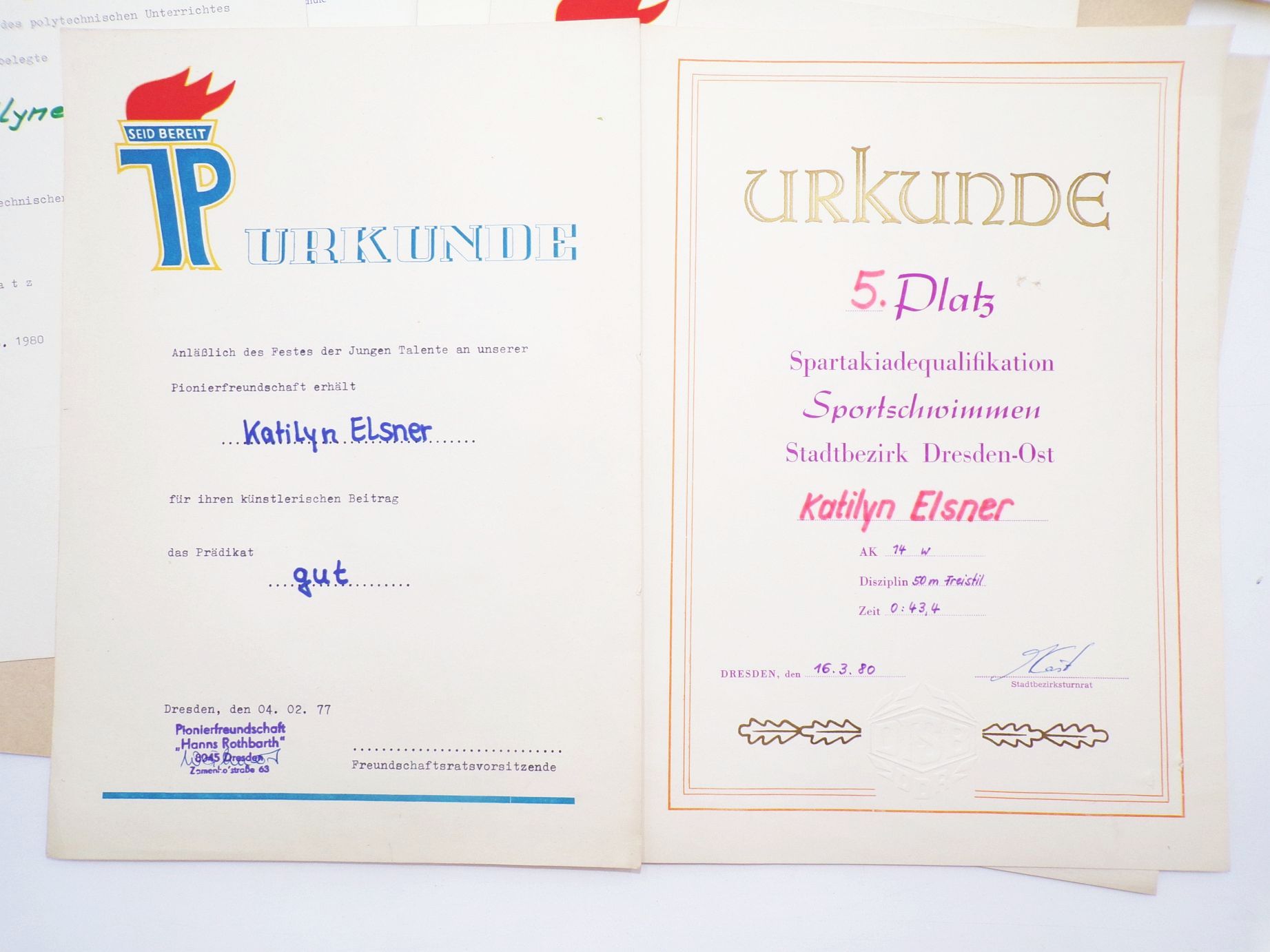 Lot DDR Urkunden Meister von Morgen Foto Lot DDR Urkunden Meister von Morgen Foto