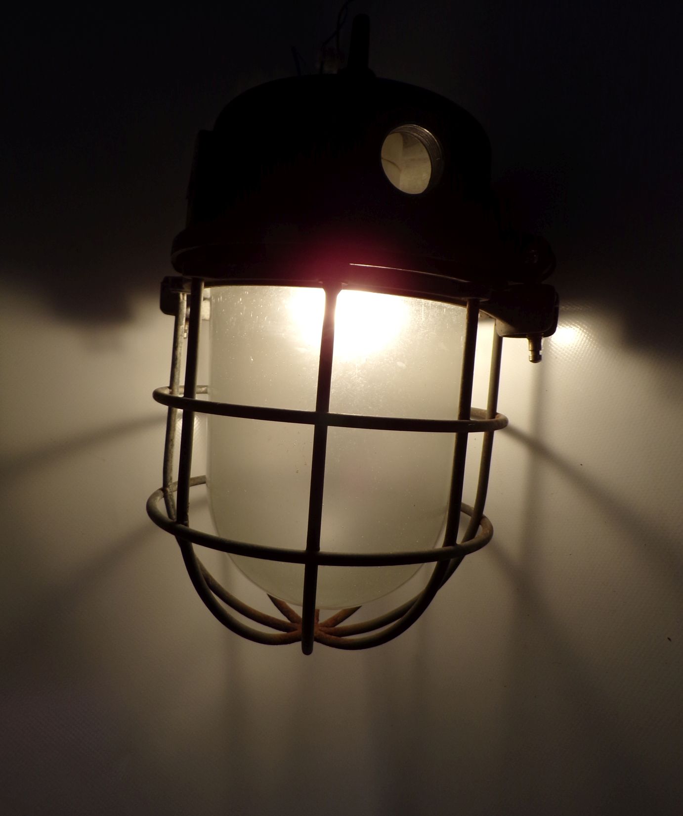 Bunkerlampe Gitter E27 Gitter Rund Loft Industrie Design Pendelleuchte Bunkerlampe Gitter E27 Gitter Rund Loft Industrie Design Pendelleuchte