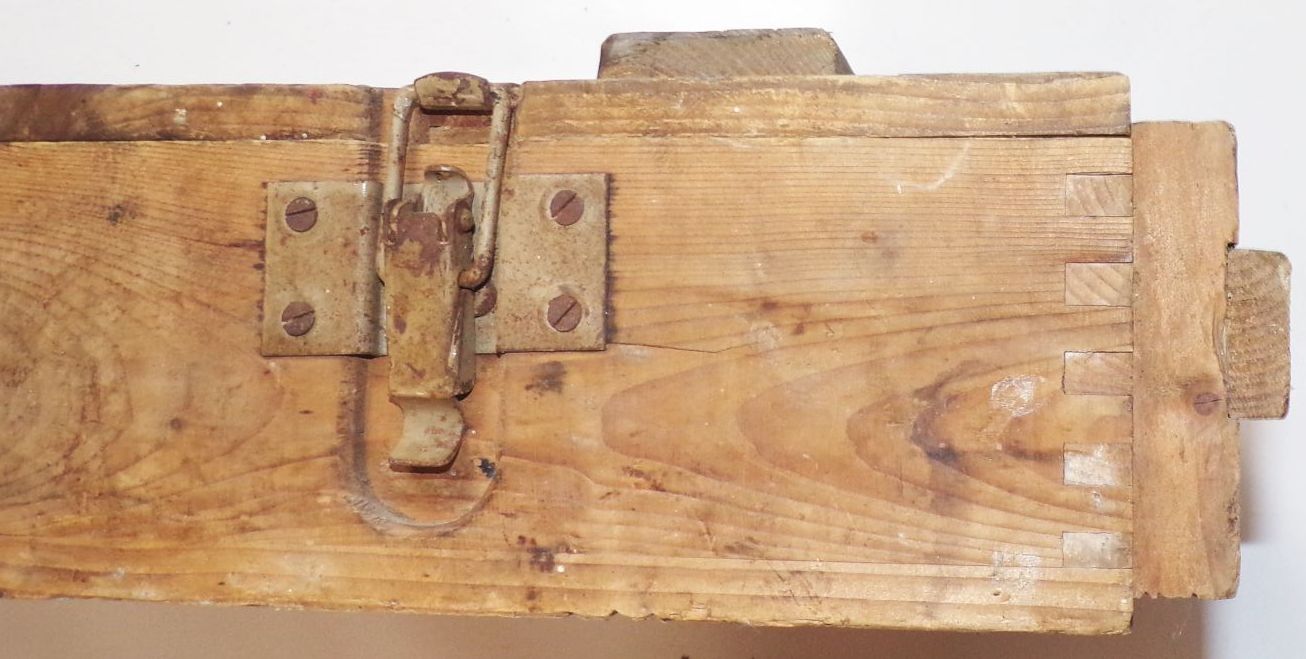 Alte Munitionskiste Patr 7,62 cm inf kan haub 290 russ 27 Alte Munitionskiste Patr 7,62 cm inf kan haub 290 russ 27