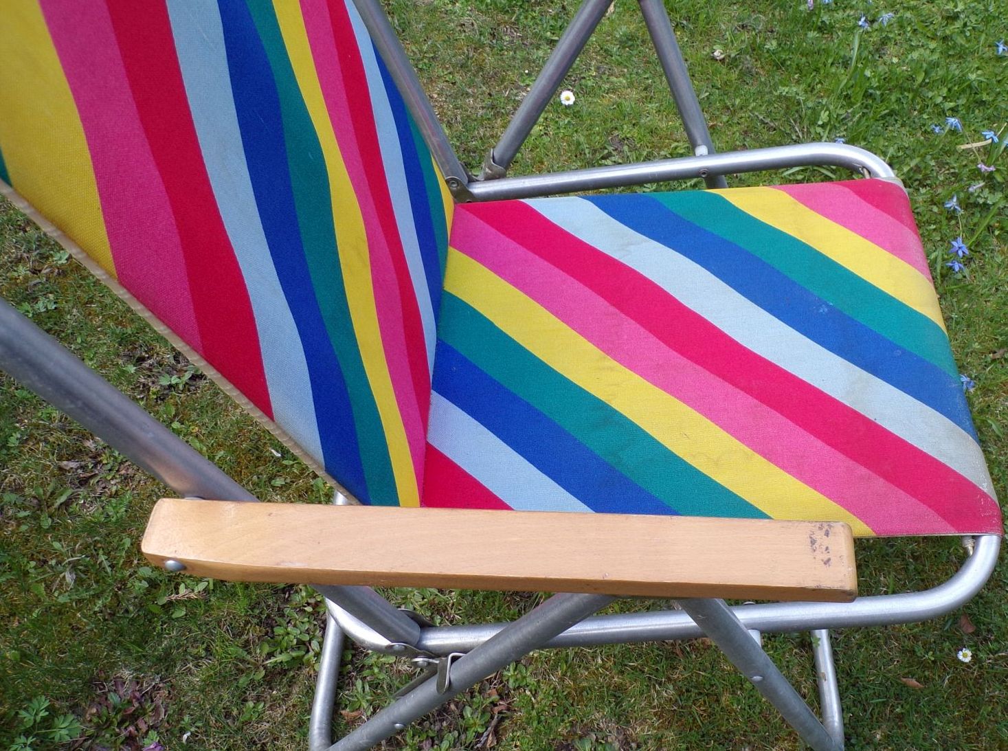 Alter DDR Klappstuhl Campingstuhl Bunt Retro