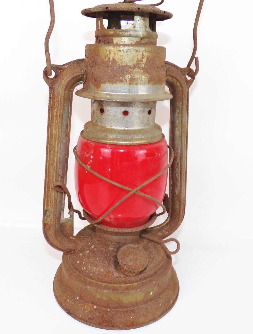 Petroleumlampe Bat 159 Rot alte Sturmlaterne Petroleumlampe Bat 159 Rot alte Sturmlaterne