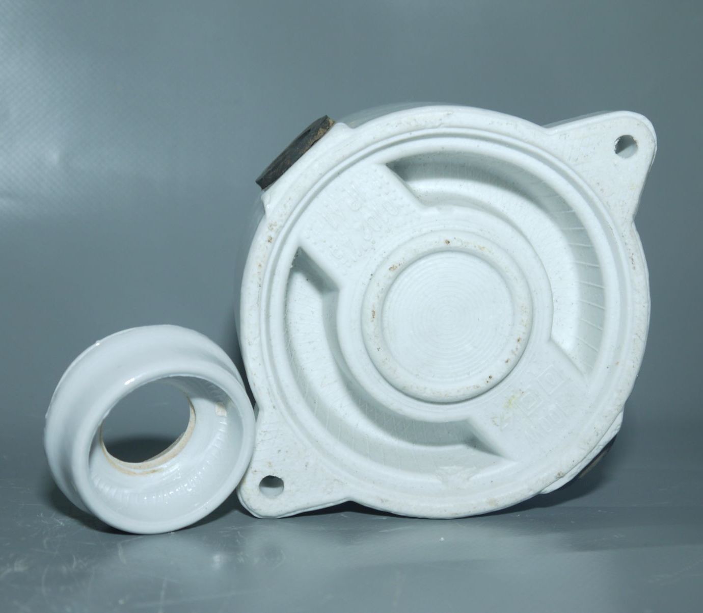 Alte Deckenlampe DDR Dekor Ausführung Kellerlampe Glas Kellerlampe