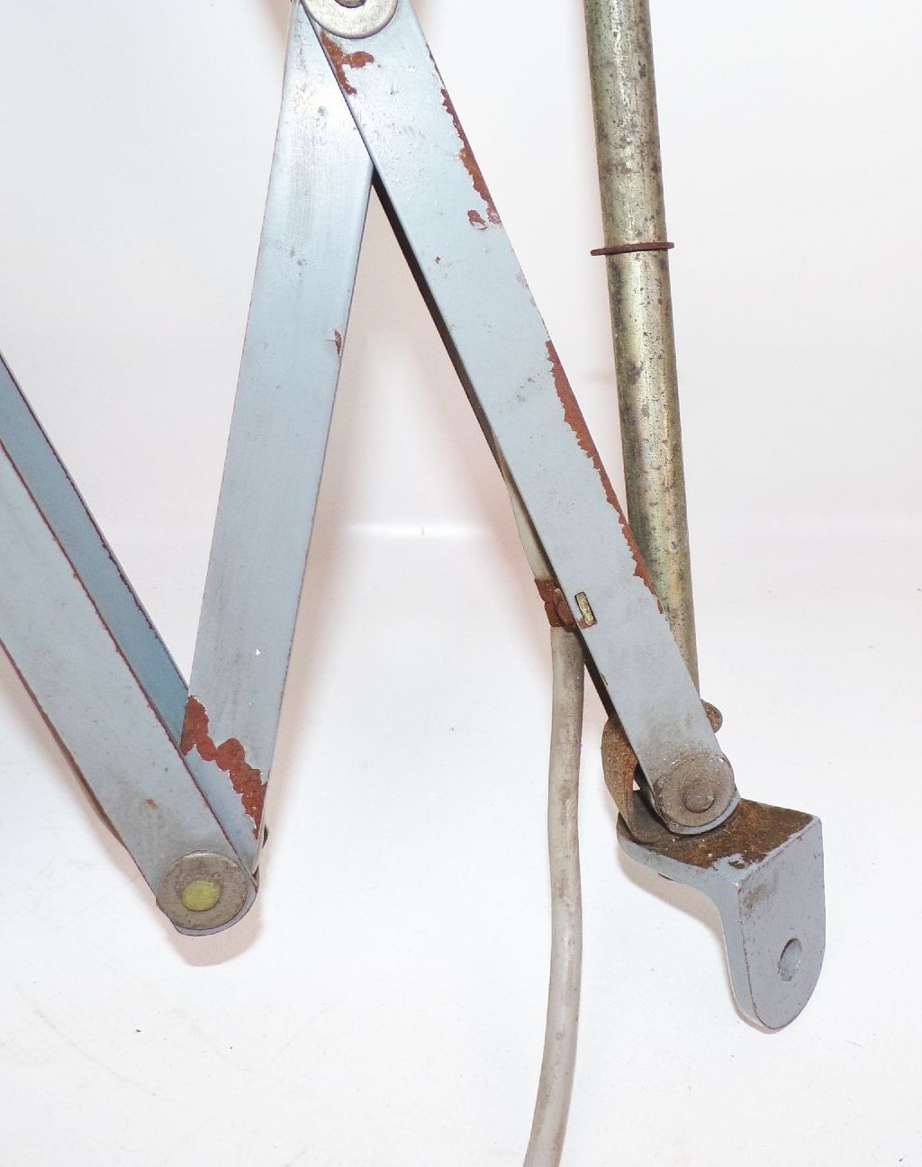 Alte Midgard R1 Scherenlampe Werkstattlampe