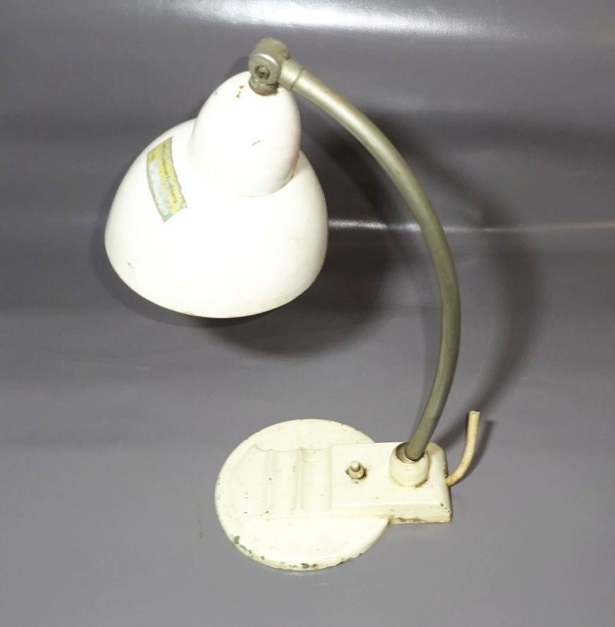 Art Deco Lampe Schreibtischlampe Bauhaus Leuchte Gussfuss Metall vintage