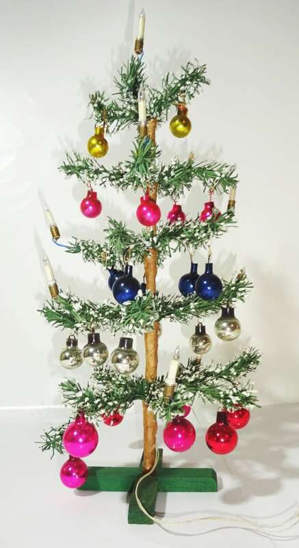 Alter Christbaum Weihnachtsbaum beleuchtet Tischweihnachtsbaum 34 cm