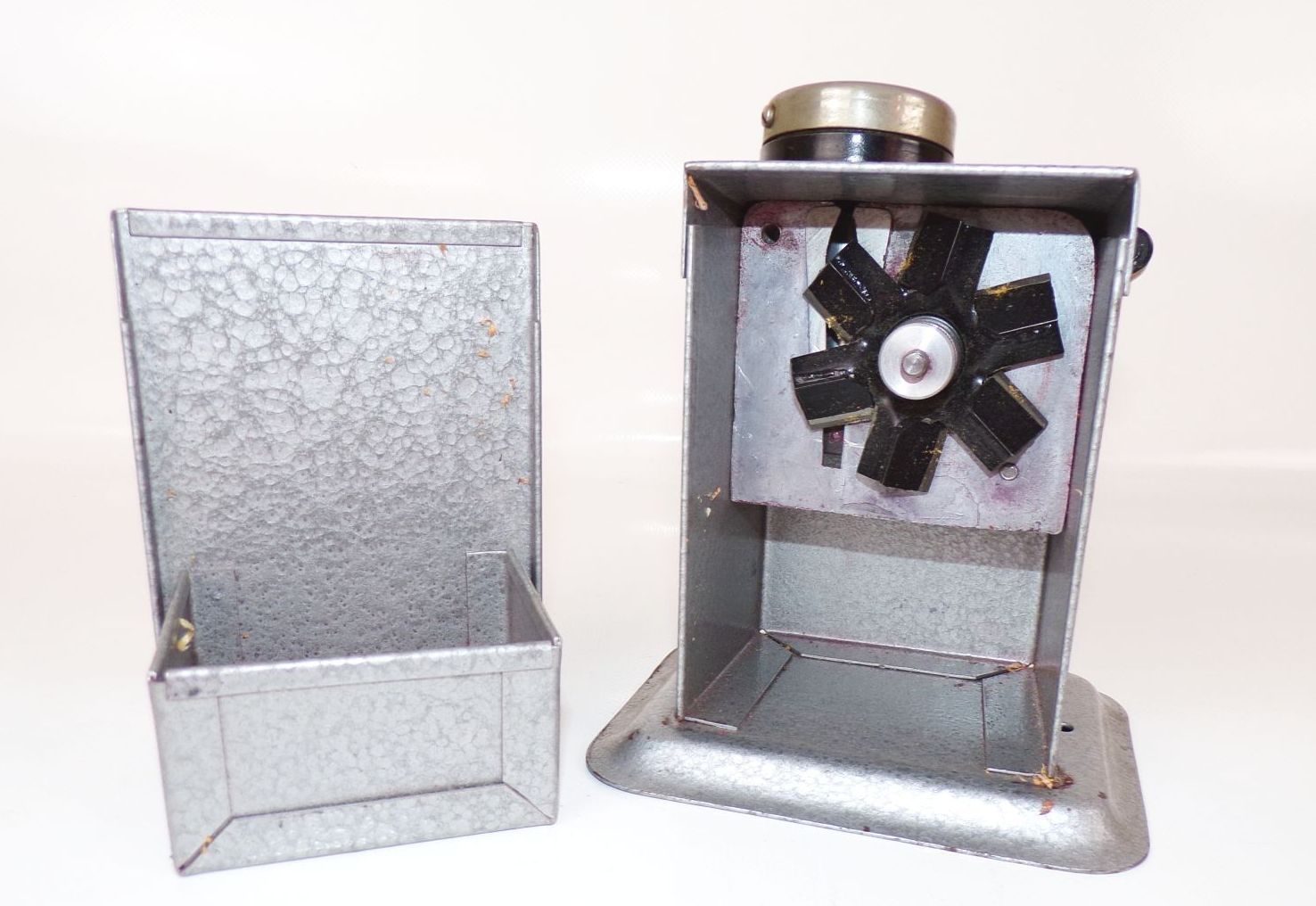 Alter Avanti Anspitzer Bleistiftspitzer PGH Dresden DDR Anspitzmaschine Alter Avanti Anspitzer Bleistiftspitzer PGH Dresden DDR Anspitzmaschine