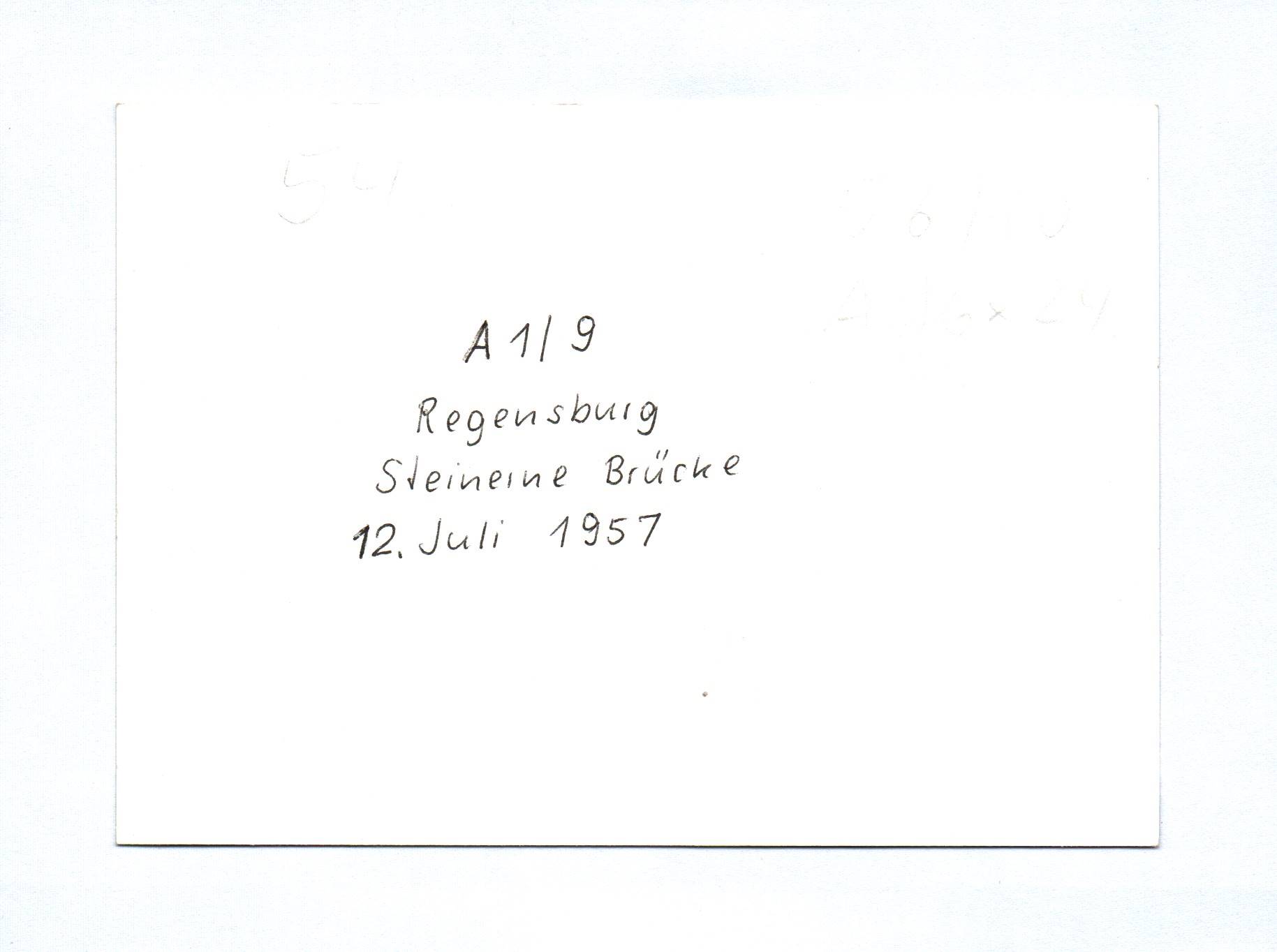 2x Foto Regensburg Steinerne Brücke Juli 1957