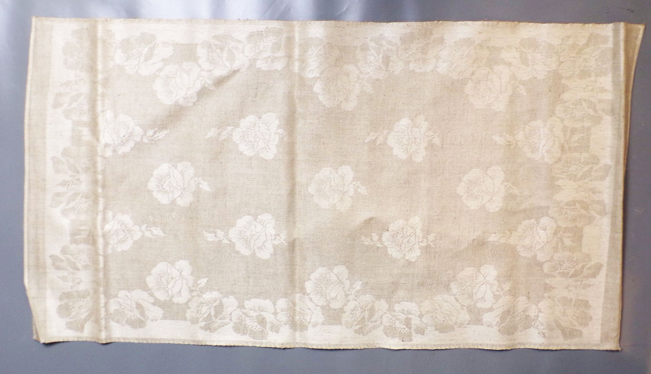 Altes Leinen Damast Geschirrtuch Küchentuch Rosen Dekor 