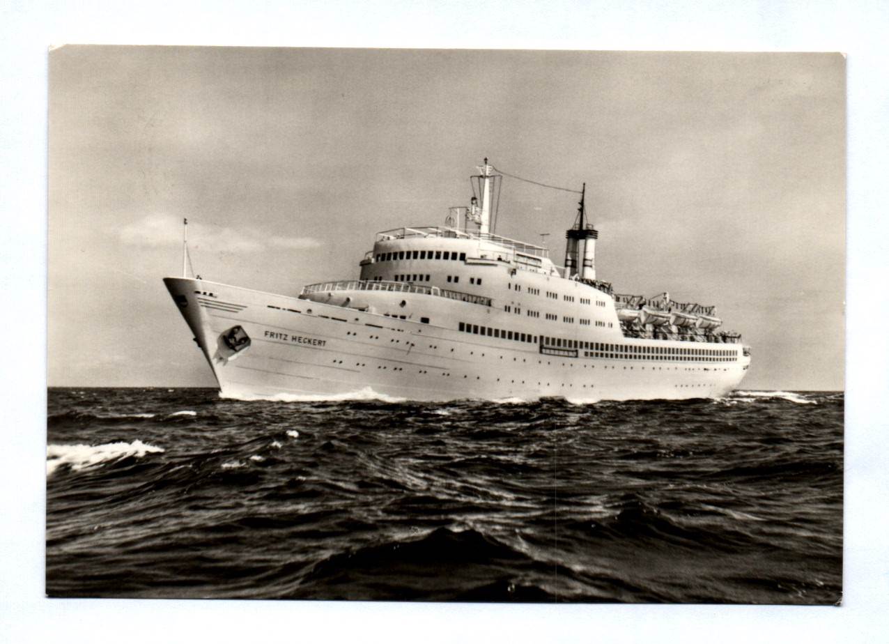 Ak Urlauberschiff GTMS Fritz Heckert DDR Ak Urlauberschiff GTMS Fritz Heckert DDR
