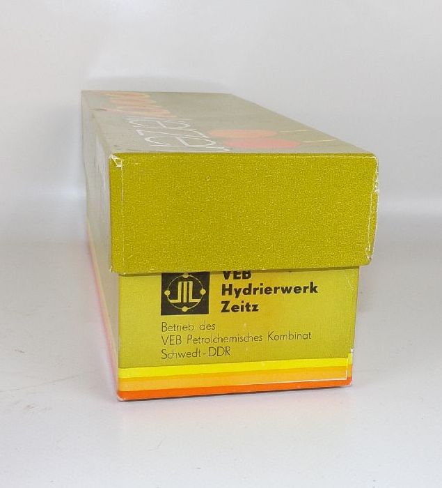 Party Kerzen DDR 3er Set VEB Hydrierwerk Zeitz mit Originalkarton Party Kerzen DDR 3er Set VEB Hydrierwerk Zeitz mit Originalkarton