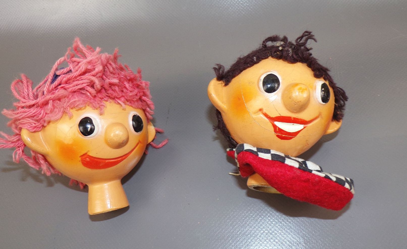 DDR Handpuppen Sandmann Pittiplatsch Pionier Pfeffi Papagei Holz Masse 