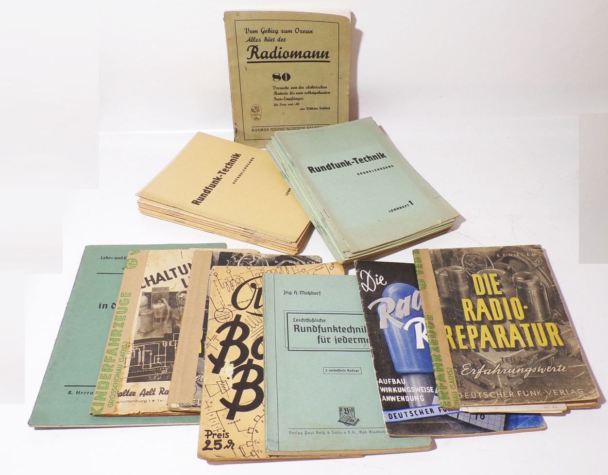 Radio Literatur Rundfunk Technik Lehrhefte Röhren Bastelbuch Schaltungsliste